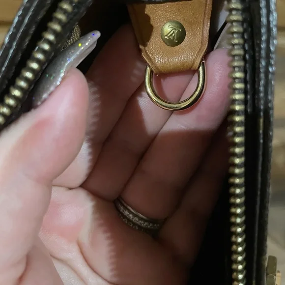 LV Cabas Mezzo - Picture 4 of 15